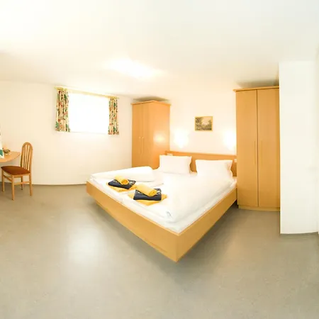 Stoeckl Apartment